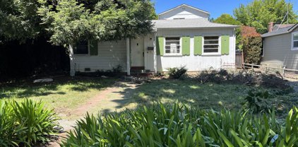 1021 Menlo Oaks Dr, Menlo Park