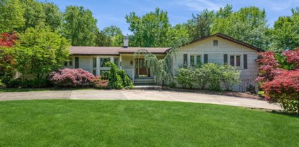 3369 Round Hill Rd, Branchburg Twp.