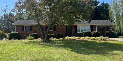 6050 Blue Bonnet Lane, Clemmons