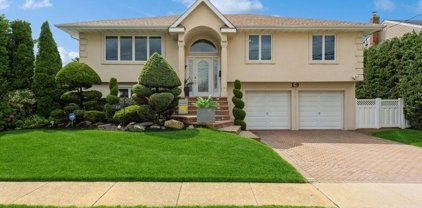 19 Anchor Drive, Massapequa