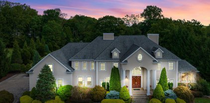 16 Winchester Lane, Holmdel