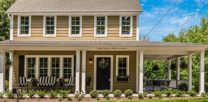 104 N Main St, Mount Airy