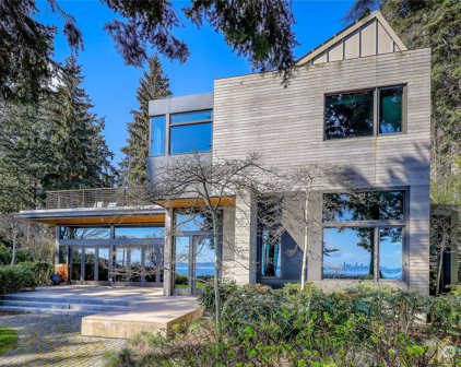 7268 Madrona Drive NE, Bainbridge Island