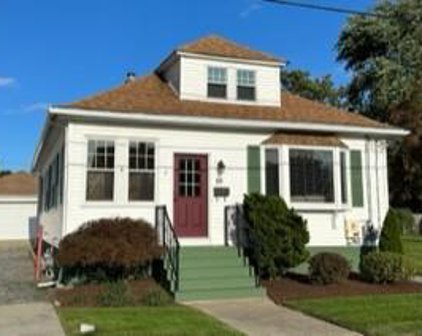 69 Campbell Avenue, North Providence