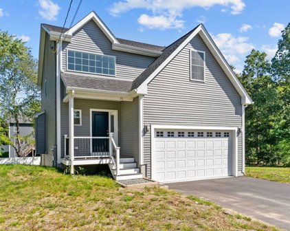 36 Fall River Ave, Seekonk