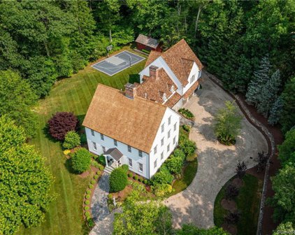 35 Oak Ridge Drive, Newtown