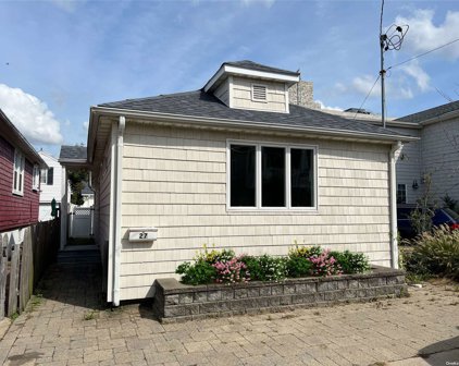 27 W 10th Road, Broad Channel