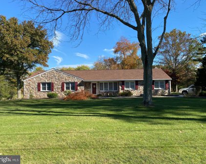 23 Acoma Ln, Collegeville