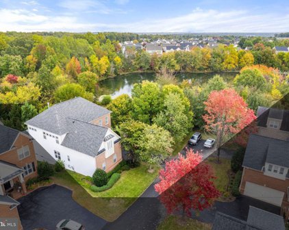8713 Flowering Dogwood Ln, Lorton