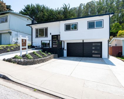 1010 Barcelona Dr, Pacifica