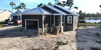 246 Lake Mckissack Ln, Carrabelle