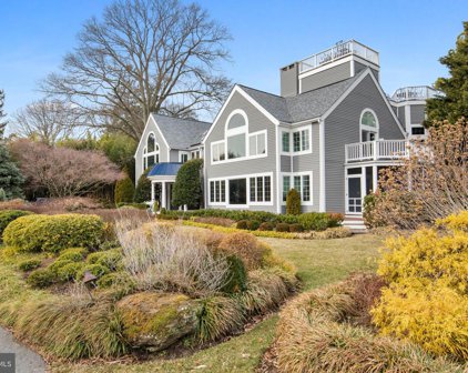 39 Bay Dr, Annapolis