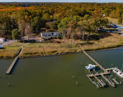 1052 Old Turkey Point Rd, Edgewater