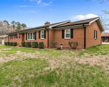 306 Westgate Avenue, Central Suffolk