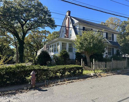 72 Campus Road, Staten Island