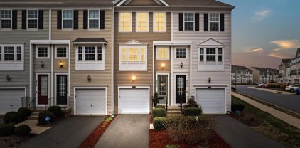 8272 Heritage Crossing Ct, Manassas