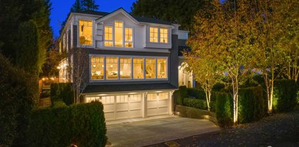 9218 NE 38th Street, Yarrow Point