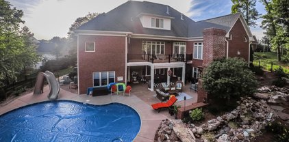 6901 Brown Ct, Crestwood