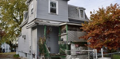 11 Sellon Place, Somerville