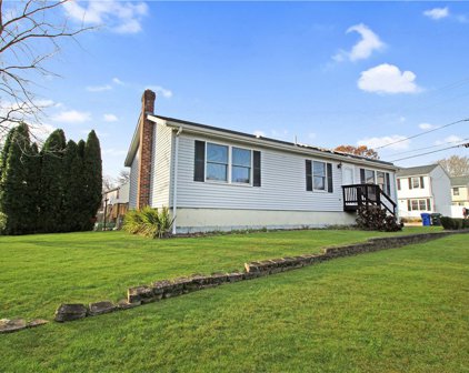 12 Columbus Avenue, Westerly