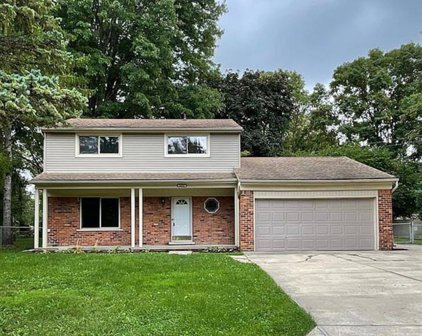 8834 DUBLIN, Sterling Heights