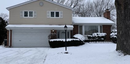 1514 E Rosehill Drive, Arlington Heights