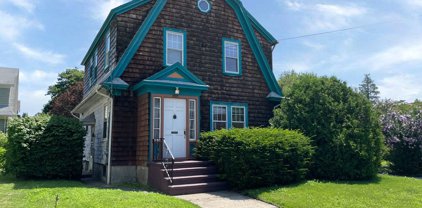 2020 Broad St, Cranston