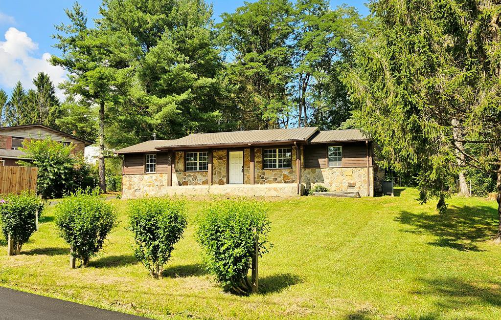 Real Estate For Sale Beaver WV MLS 84120 1264 Sullivan Road, Beaver Beaver, WV 25813