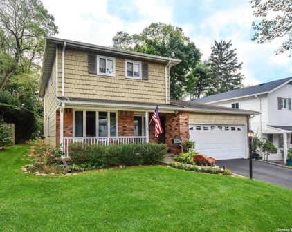 96 Radcliff Avenue, Port Washington