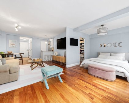 220 E 67th  Street Unit 3B, New York