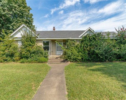 916 E Township  Street, Fayetteville