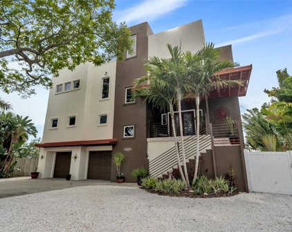10206 4th Street E, Treasure Island