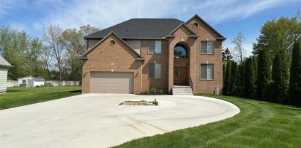 6021 GOFF, Sterling Heights