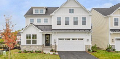 717 Arboleda Dr, Crozet