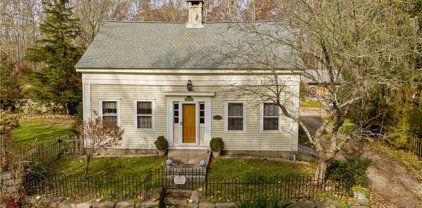 420 Old Mill Road, Charlestown