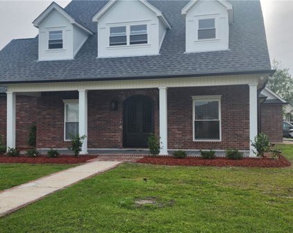 102 Wisteria  Drive, Luling