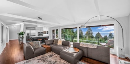 4626 Woodgreen Drive, West Vancouver