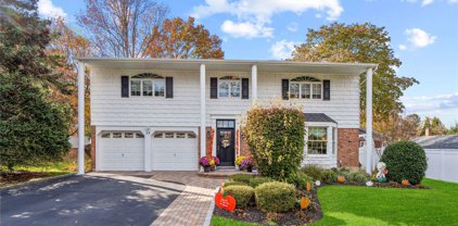 33 Fulton Avenue, Smithtown