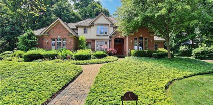 4 Hanna Court, Bratenahl