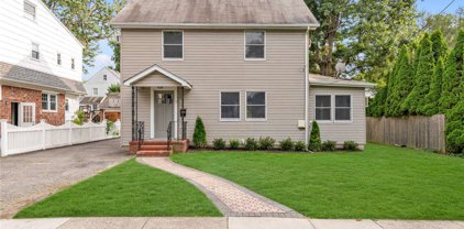 62 Bar Beach Road, Port Washington