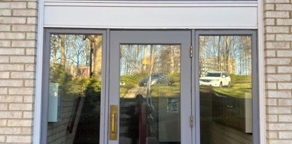 7717 Donnybrook Ct Unit #101, Annandale