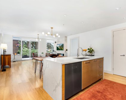 15152 Russell Avenue Unit 203, White Rock