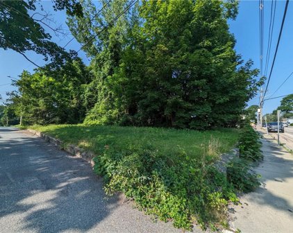 82 Main Street, South Kingstown