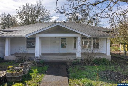 220 Kirk Av