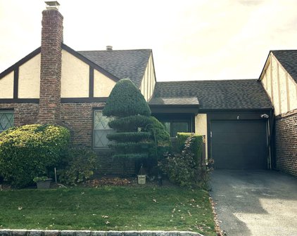 56 Quail Run Drive, Deer Park