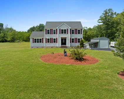 16 Highland Road, Lakeville