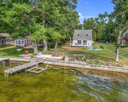 7417 S Harbor Drive, Pentwater