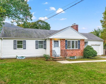 15 West Chardon Rd, Winchester