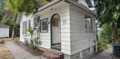 522 Farragut Avenue N, Port Orchard