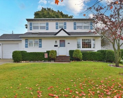 317 Ocean Avenue, Massapequa Park